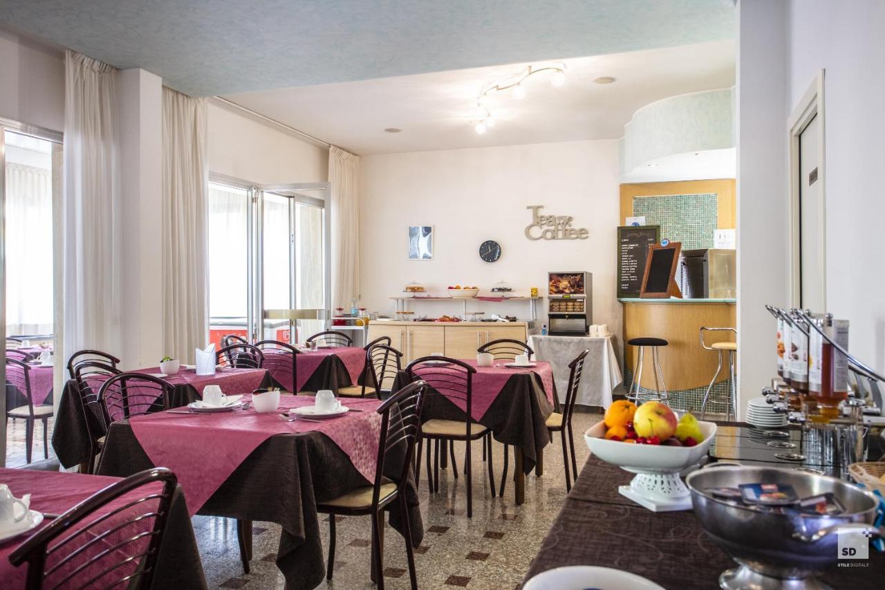 Hotel Fattori Cesenatico Kültér fotó