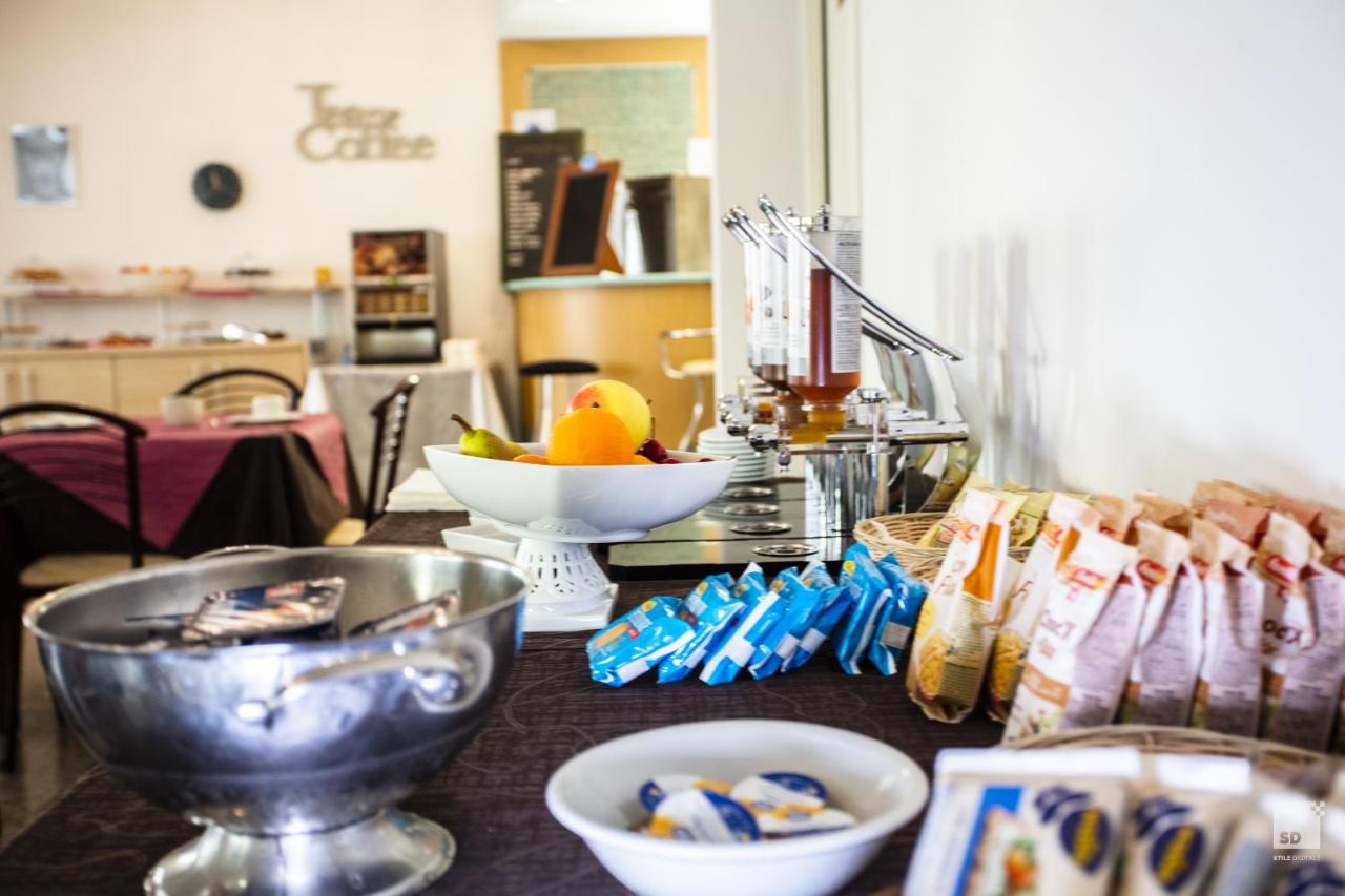 Hotel Fattori Cesenatico Kültér fotó