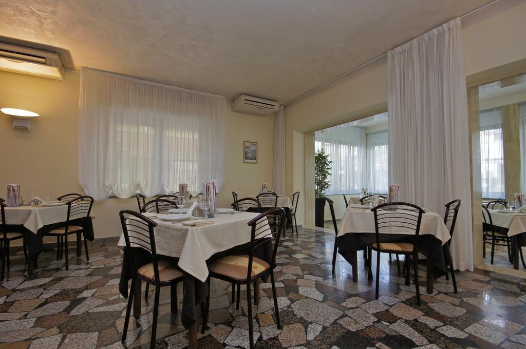 Hotel Fattori Cesenatico Kültér fotó